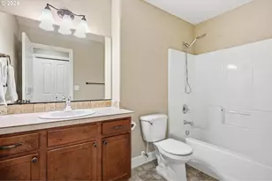 1075 Sage St, Silverton, OR 97381 - Photo 11