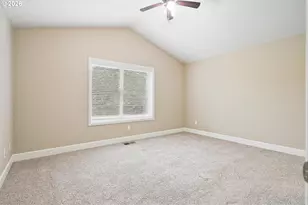 1075 Sage St, Silverton, OR 97381 - Photo 17
