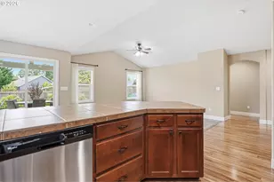 1075 Sage St, Silverton, OR 97381 - Photo 31