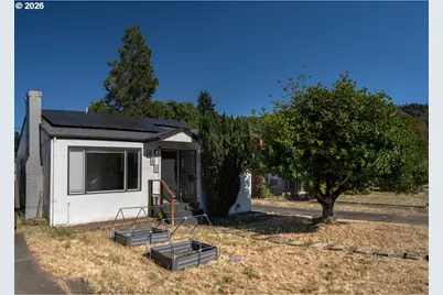 631 W Union St, Roseburg, OR 97471 - Photo 1