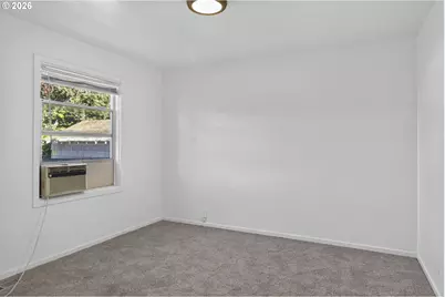 631 W Union St, Roseburg, OR 97471 - Photo 7