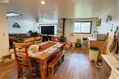 770 S Wasson St, Coos Bay, OR 97420 - Photo 17