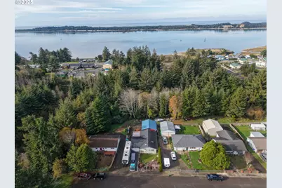 770 S Wasson St, Coos Bay, OR 97420 - Photo 5