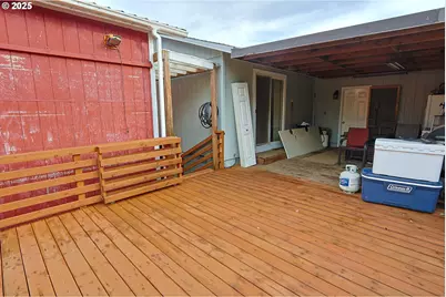 770 S Wasson St, Coos Bay, OR 97420 - Photo 27