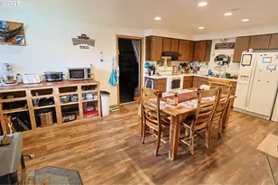 770 S Wasson St, Coos Bay, OR 97420 - Photo 13