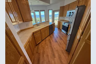 2984 NW Stacie Ct, Roseburg, OR 97471 - Photo 15