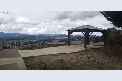 2984 NW Stacie Ct, Roseburg, OR 97471 - Photo 7