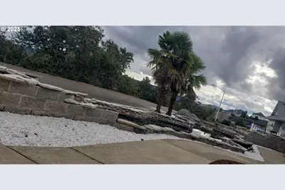 2984 NW Stacie Ct, Roseburg, OR 97471 - Photo 11