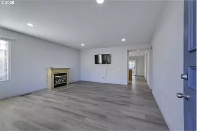 15765 SW Highland Ct, Portland, OR 97224 - Photo 3