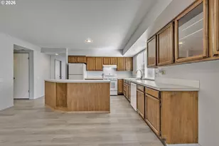 15765 SW Highland Ct, Portland, OR 97224 - Photo 7