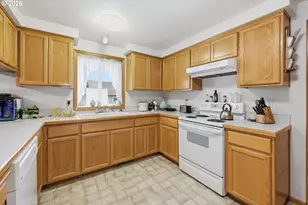 28095 Clear Lake Rd, Eugene, OR 97402 - Photo 7