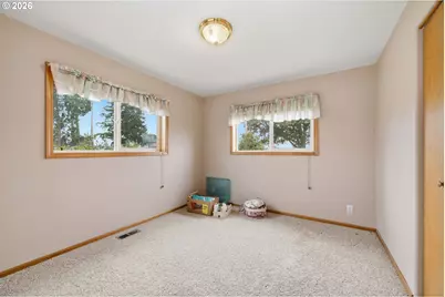 28095 Clear Lake Rd, Eugene, OR 97402 - Photo 19