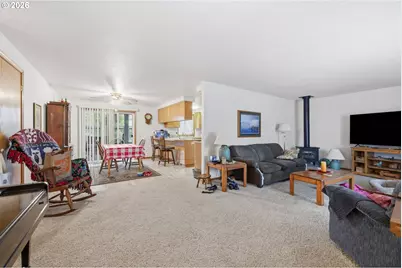 28095 Clear Lake Rd, Eugene, OR 97402 - Photo 11