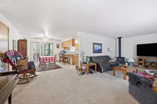 28095 Clear Lake Rd, Eugene, OR 97402 - Photo 11