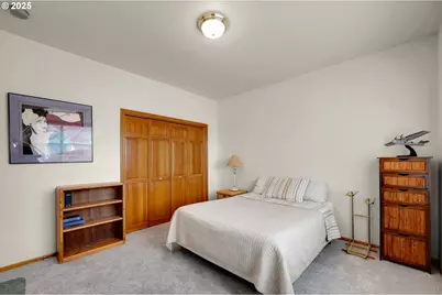 1789 Lake Shore Dr, Eugene, OR 97408 - Photo 9