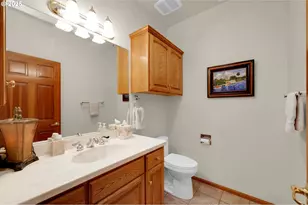 1789 Lake Shore Dr, Eugene, OR 97408 - Photo 31