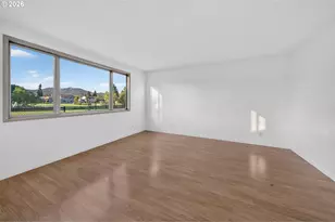 30 T St, Springfield, OR 97477 - Photo 9