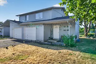 30 T St, Springfield, OR 97477 - Photo 3