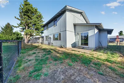 30 T St, Springfield, OR 97477 - Photo 21