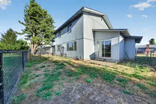 30 T St, Springfield, OR 97477 - Photo 21