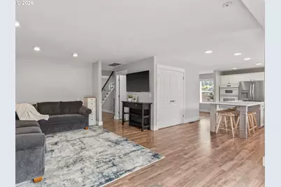 724 E 7th St, La Center, WA 98629 - Photo 9