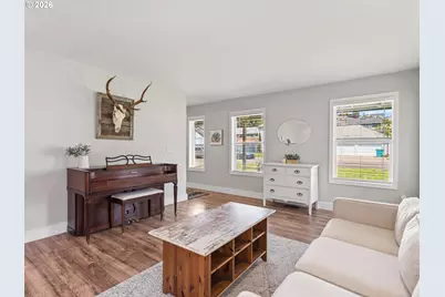 724 E 7th St, La Center, WA 98629 - Photo 19