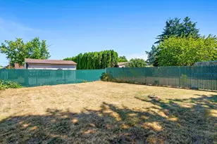 1842 SE 92nd Ave, Portland, OR 97216 - Photo 35