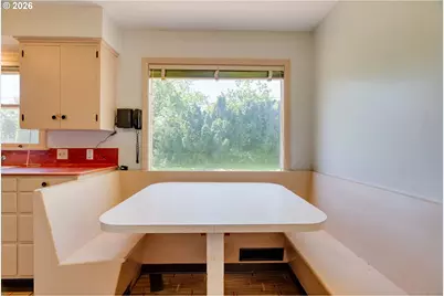 9734 SE Harrison St, Portland, OR 97216 - Photo 11