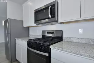 1375 Owl Ave, Woodburn, OR 97071 - Photo 9