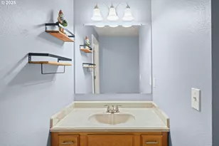 1660 SE Lewellyn Ave, Troutdale, OR 97060 - Photo 23