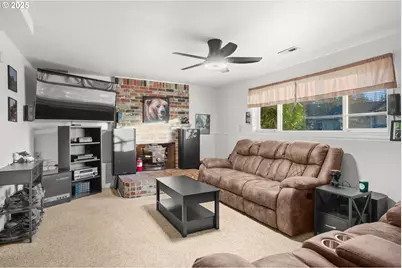 1660 SE Lewellyn Ave, Troutdale, OR 97060 - Photo 31