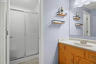 1660 SE Lewellyn Ave, Troutdale, OR 97060 - Photo 21