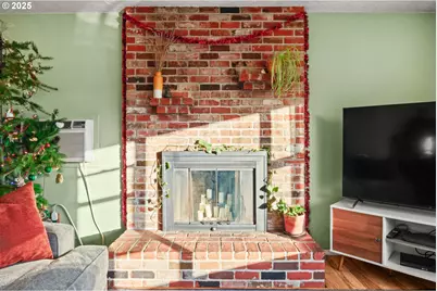 1660 SE Lewellyn Ave, Troutdale, OR 97060 - Photo 5