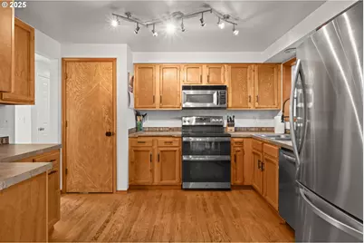 1660 SE Lewellyn Ave, Troutdale, OR 97060 - Photo 13