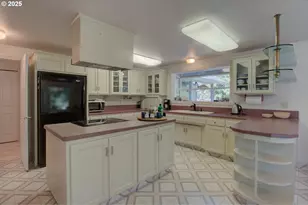 87630 Woodmere E, Florence, OR 97439 - Photo 5