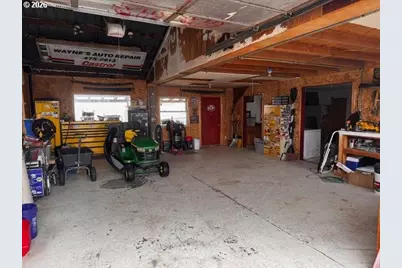 950 SE Dover Ln, Madras, OR 97741 - Photo 13