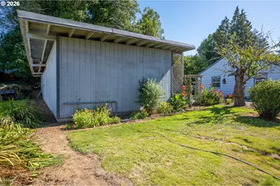 227 Border St, Myrtle Point, OR 97458 - Photo 27