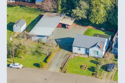 227 Border St, Myrtle Point, OR 97458 - Photo 3