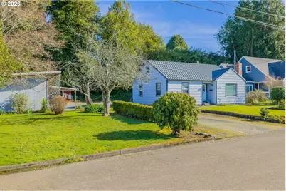 227 Border St, Myrtle Point, OR 97458 - Photo 1