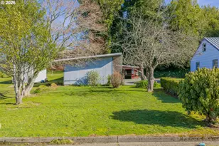 227 Border St, Myrtle Point, OR 97458 - Photo 5