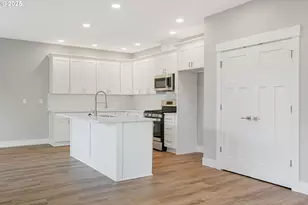 1503 N 2nd St, Silverton, OR 97381 - Photo 5