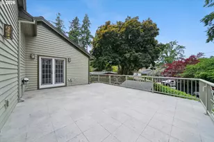 16686 Maple Cir, Lake Oswego, OR 97034 - Photo 41