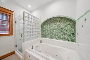 16686 Maple Cir, Lake Oswego, OR 97034 - Photo 17