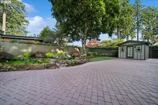 16686 Maple Cir, Lake Oswego, OR 97034 - Photo 41
