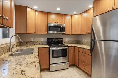 3215 SE 116th Ave, Portland, OR 97266 - Photo 7