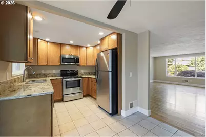 3215 SE 116th Ave, Portland, OR 97266 - Photo 9