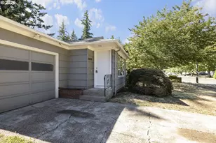 3215 SE 116th Ave, Portland, OR 97266 - Photo 3