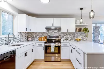 202 Foxtail Dr, Eugene, OR 97405 - Photo 3