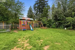 892 NE 28th St, Gresham, OR 97030 - Photo 23