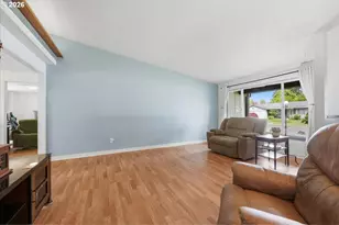 892 NE 28th St, Gresham, OR 97030 - Photo 5